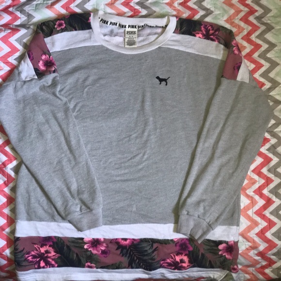PINK Victoria's Secret Tops - Victoria Secret Pink Crewneck PINK Victoria's Secret Tops - Victoria Secret Pink Crewneck